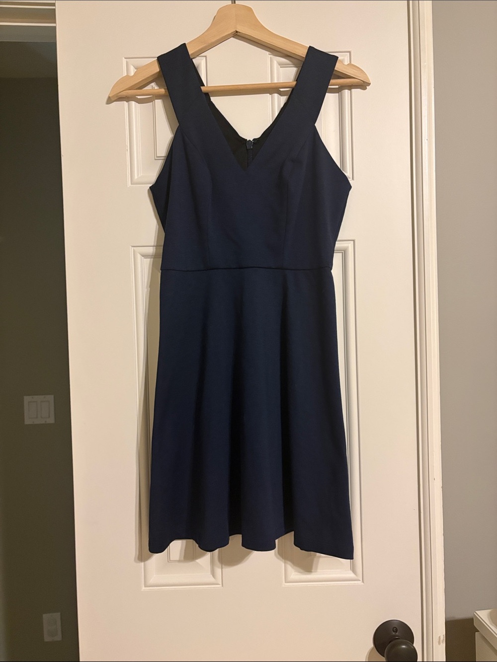 BCBGeneration Navy V‑Neck Midi Dress